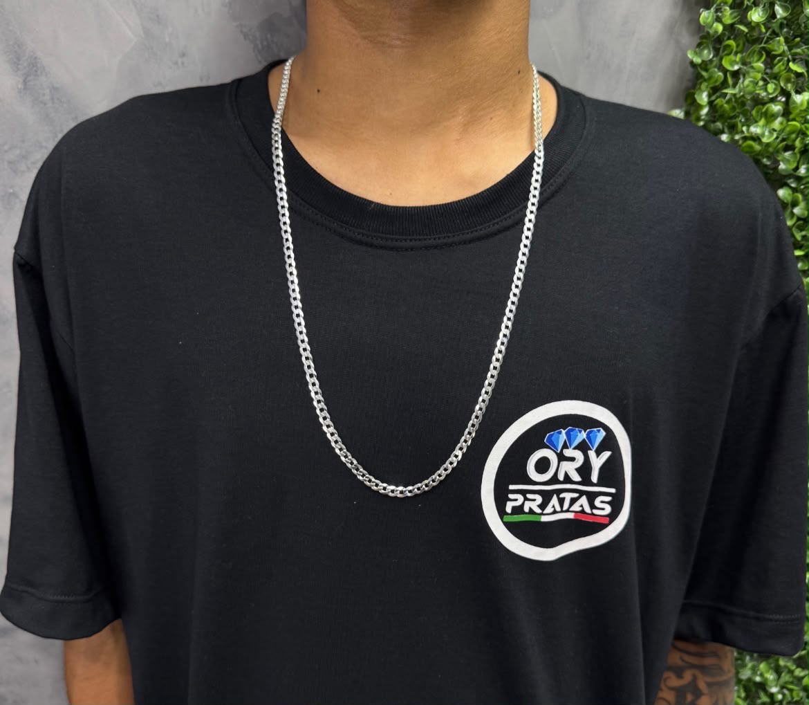 Cordão 5mm Grumet sendo usado com camisa Ory Pratas